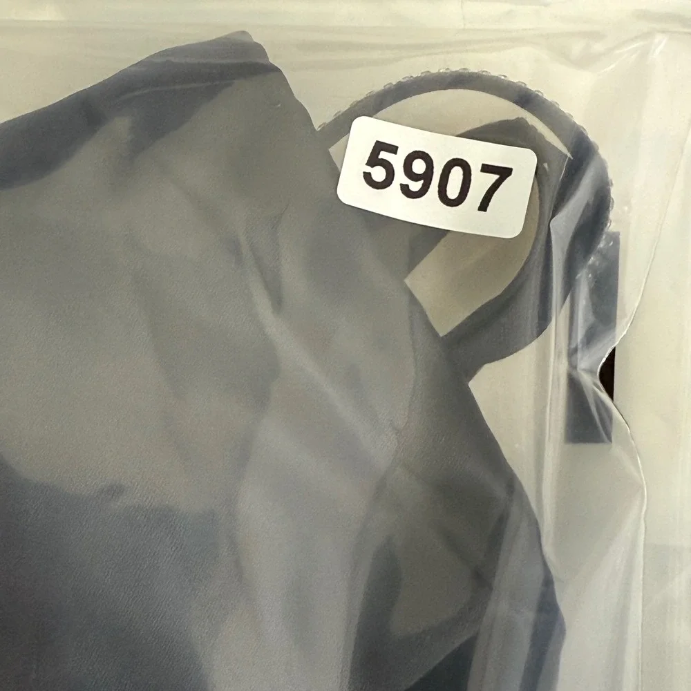 Victorias Secret Very Sexy Unlined Shine Strap Bralette Black S 11230619‎